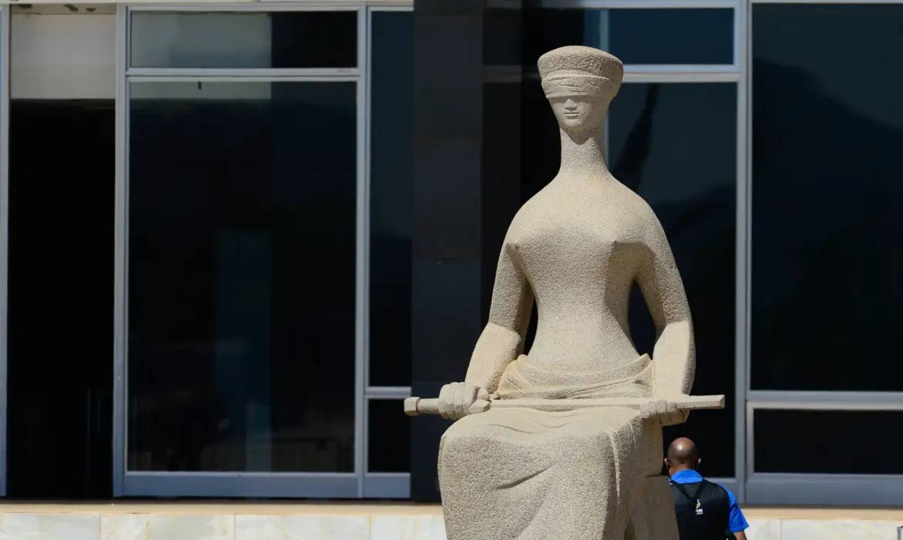 Estátua da Justiça no STF