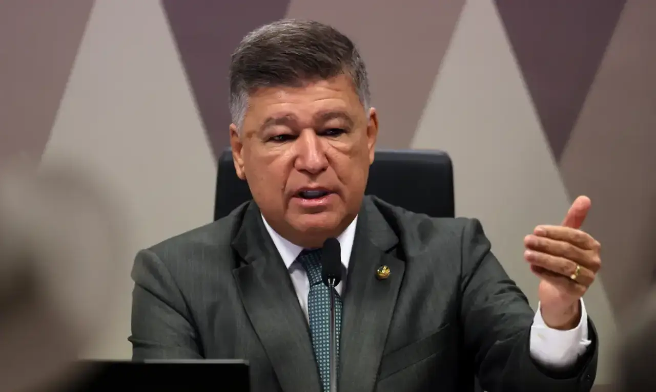 Presidente da Comissão Parlamentar Mista de Inquérito (CPMI) do INSS, o senador Carlos Viana (Podemos-MG)