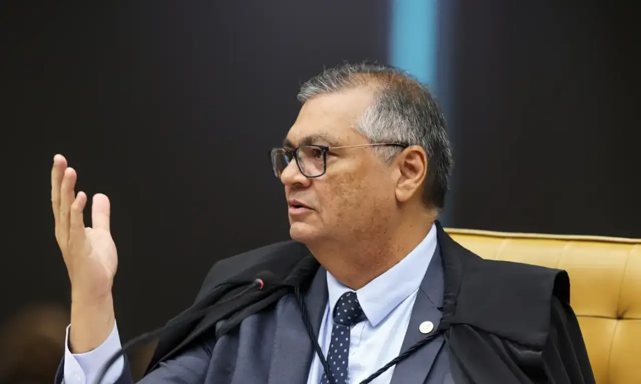 Ministro do STF Fl[avio Dino.
