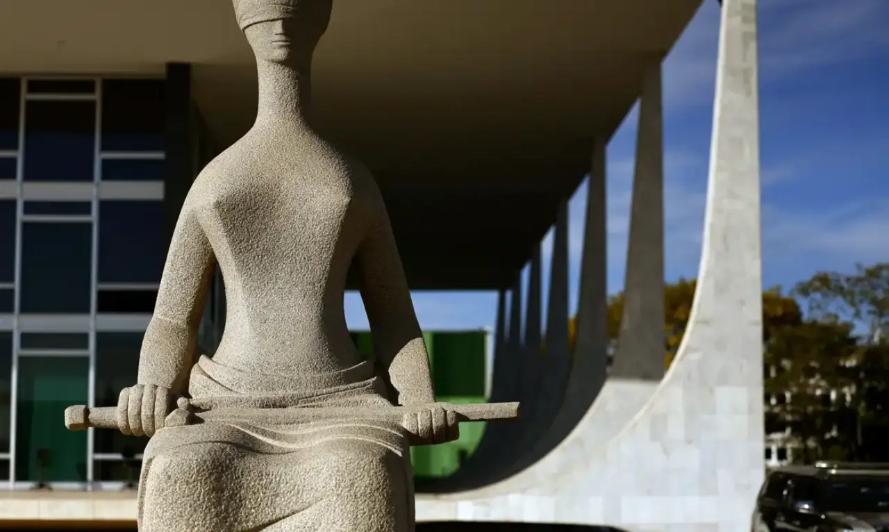 Estátua da Justiça no STF