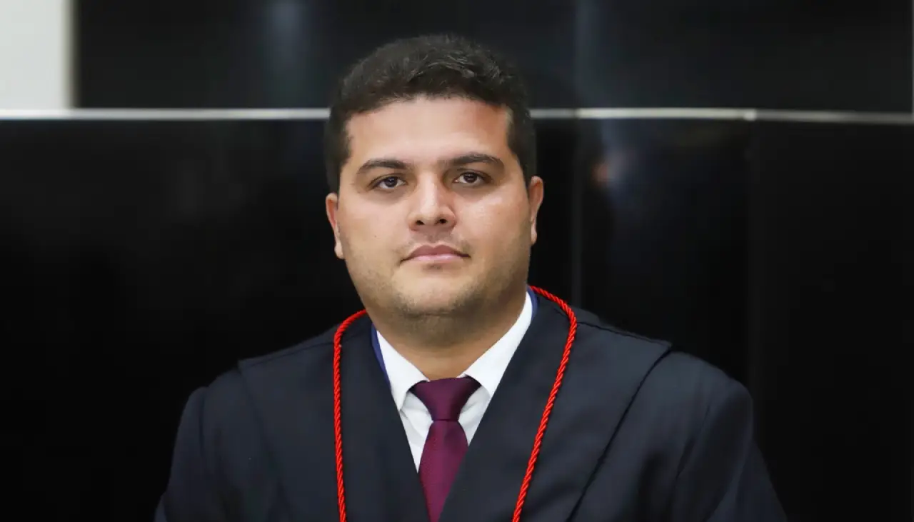 Elmano nomeia Herbet Gonçalves Santos como novo Procurador-Geral de Justiça do Ceará