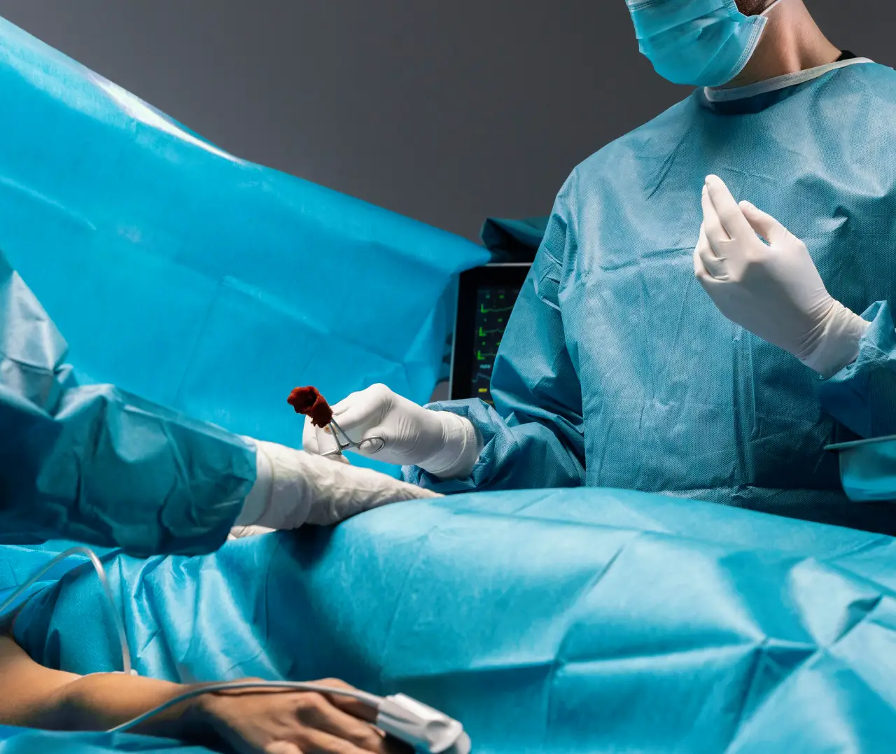 surgical-procedure-made-by-doctor-special-equipment
