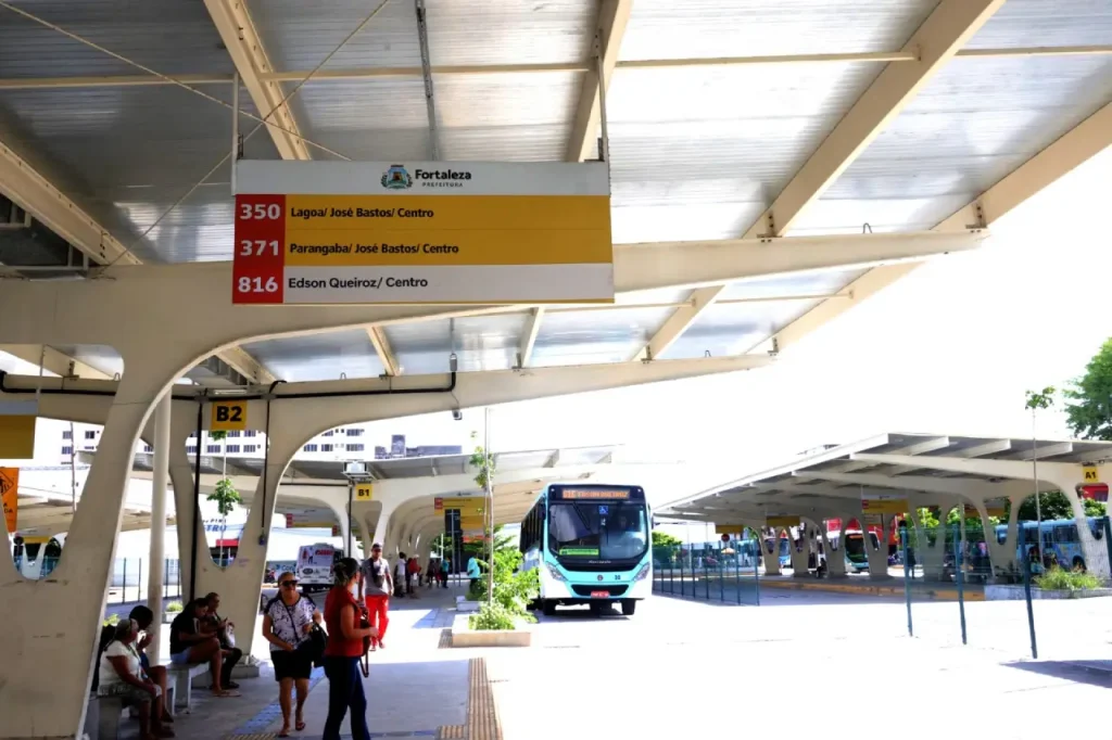 Terminal Santuário da Fé, antes chamado de Terminal José de Alencar, localizado no Centro de Fortaleza. Crédito: Marcos Moura/Prefeitura de Fortaleza.