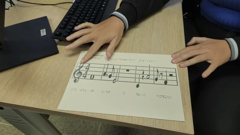 Partitura de música em braille