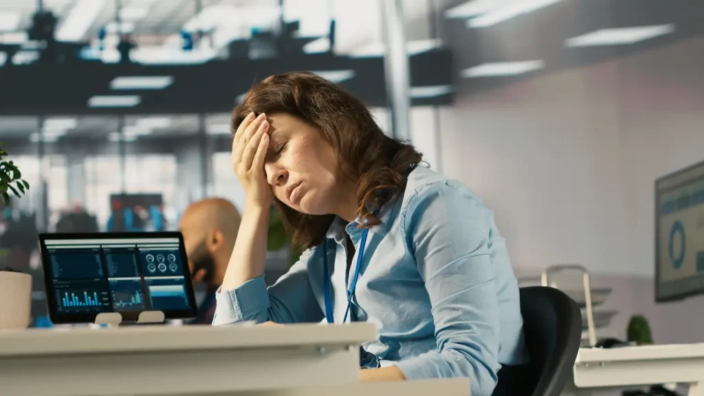 Justiça reconhece burnout como doença ocupacional e condena banco