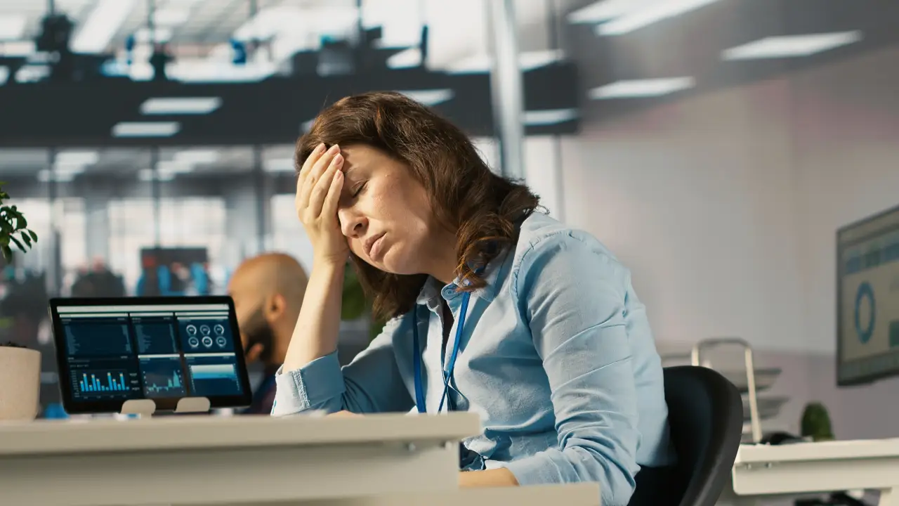 Justiça reconhece burnout como doença ocupacional e condena banco