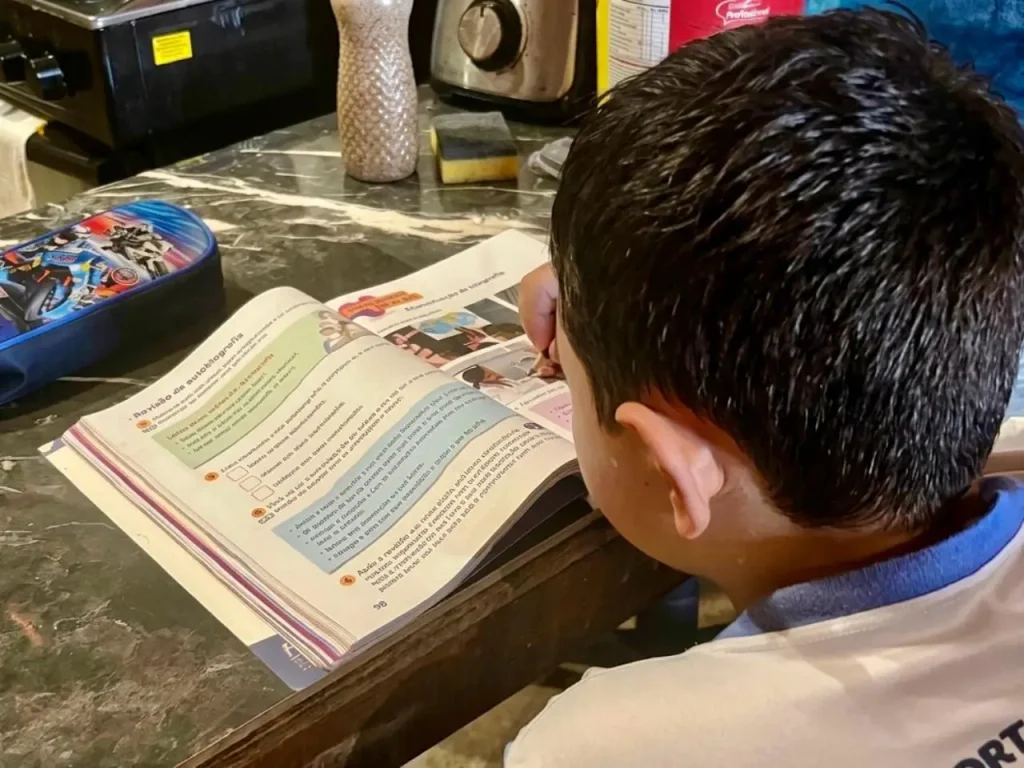 Educação inclusiva garante aprendizado e acolhimento para autistas