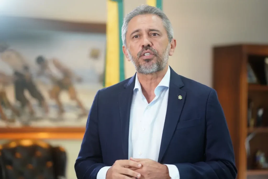 Elmano aciona STF contra decisão do TST sobre extinção de órgão do Estado