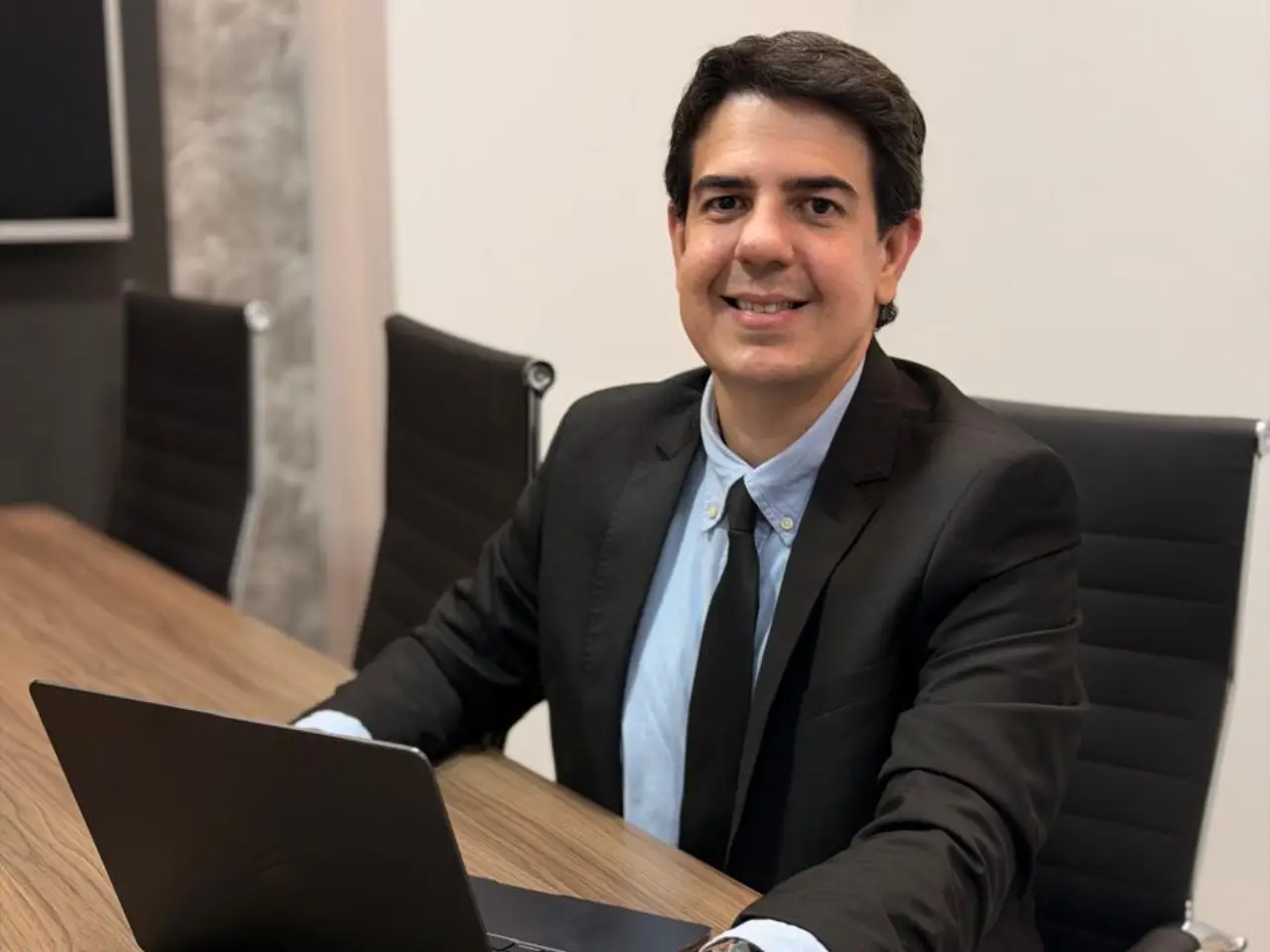 Renato Ewerton de Melo Pereira Silva, advogado especialista em direito empresarial e atua em todo o Brasil pelo RDS Advogados Associados