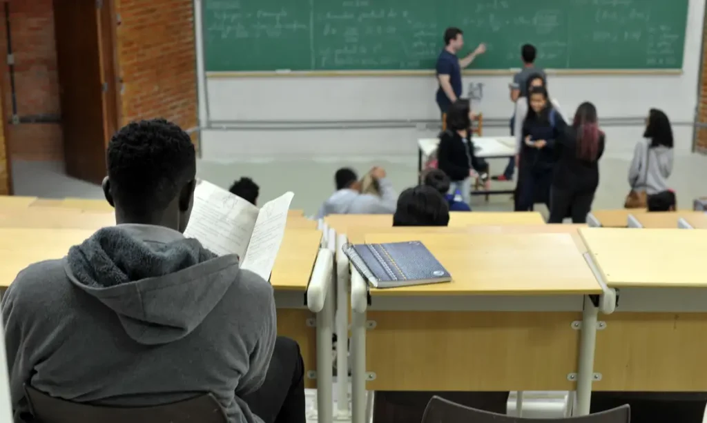 Estudante terá que pagar R$ 720 mil por ocupação indevida de cota racial