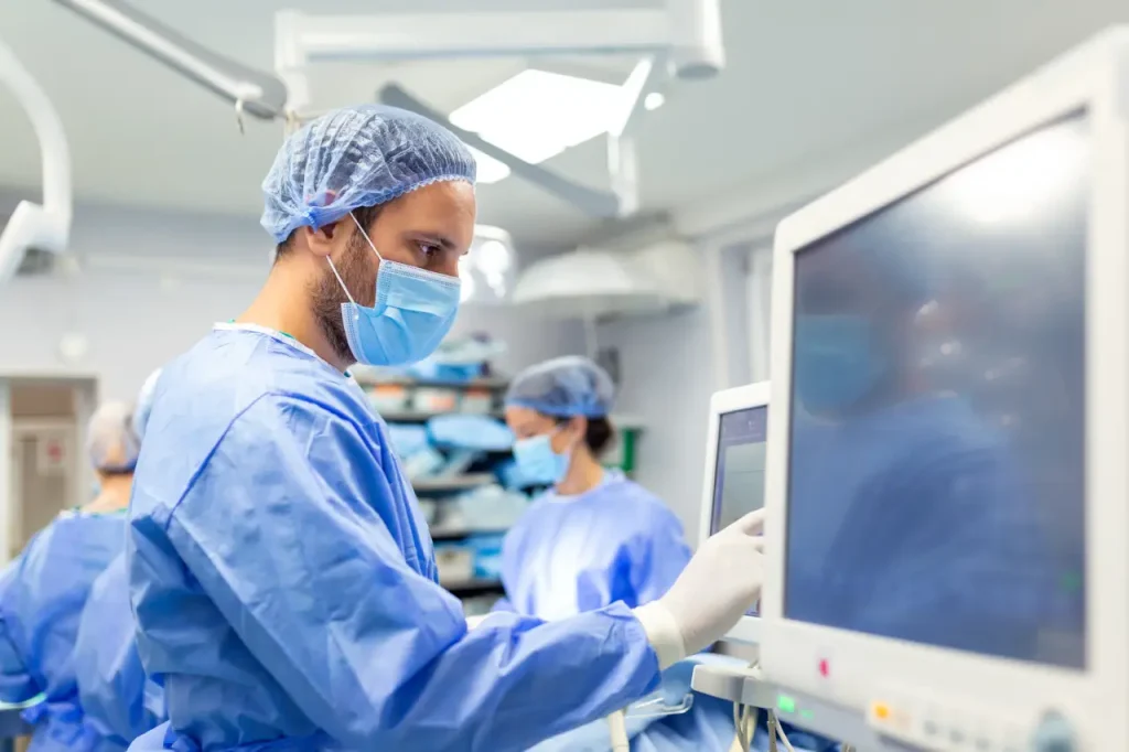 Plano deve cobrir cirurgia robótica para câncer de próstata mesmo fora do rol da ANS, decide STJ