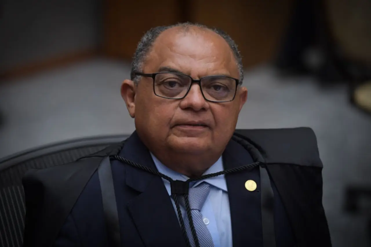 Herdeiros podem pedir devolução de Imposto de Renda pago indevidamente por aposentado com doença grave