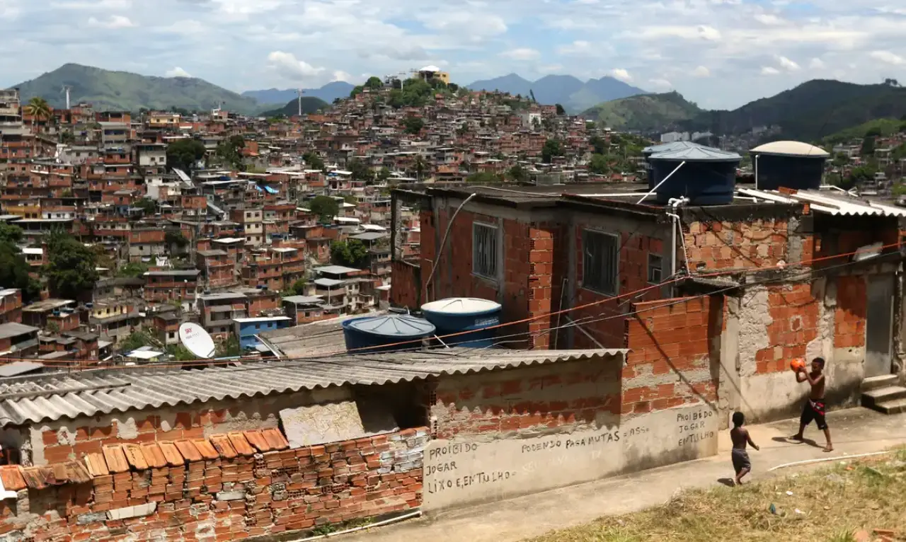 Vista aérea de comunidade carente