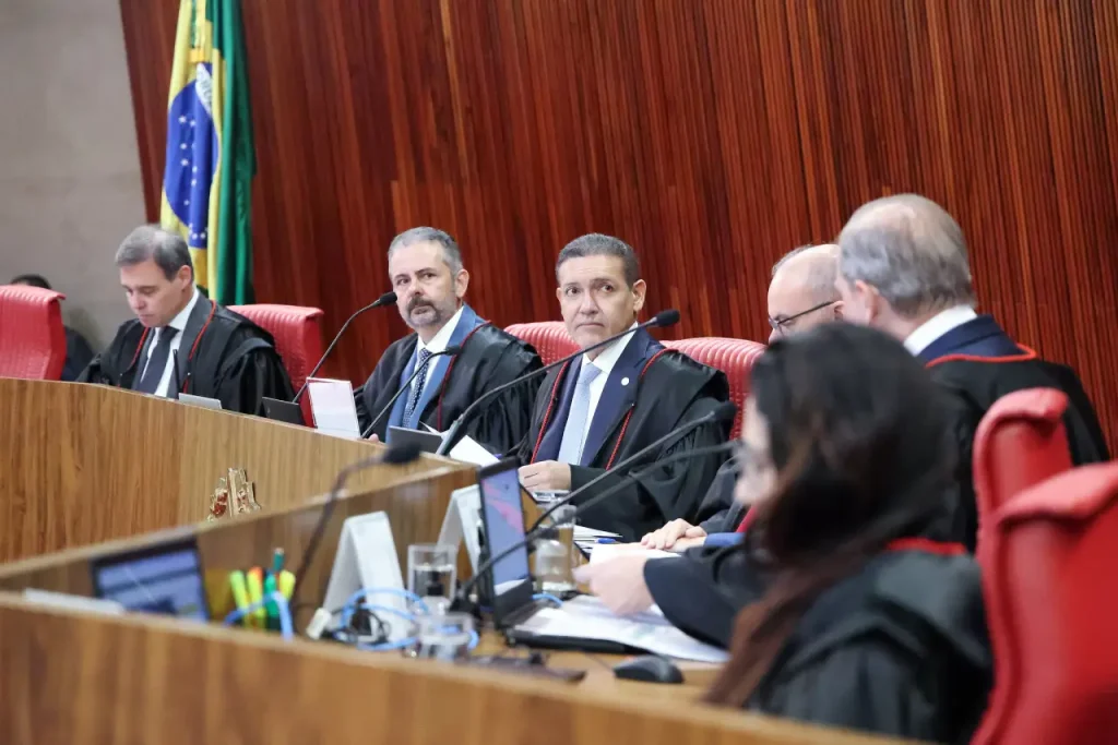 TSE reúne ministros para definir análise do uso de inteligência artificial nas eleições