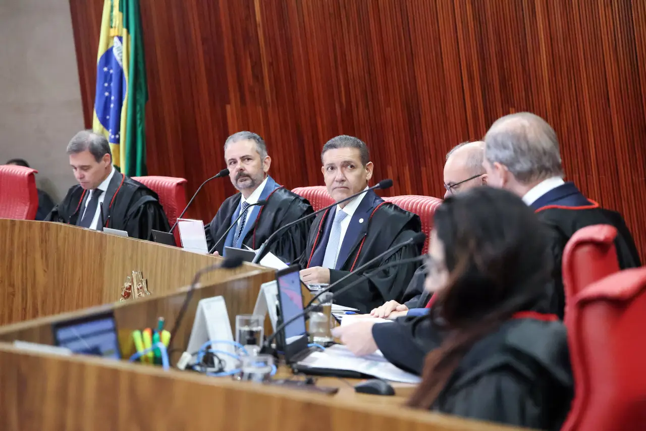 TSE reúne ministros para definir análise do uso de inteligência artificial nas eleições
