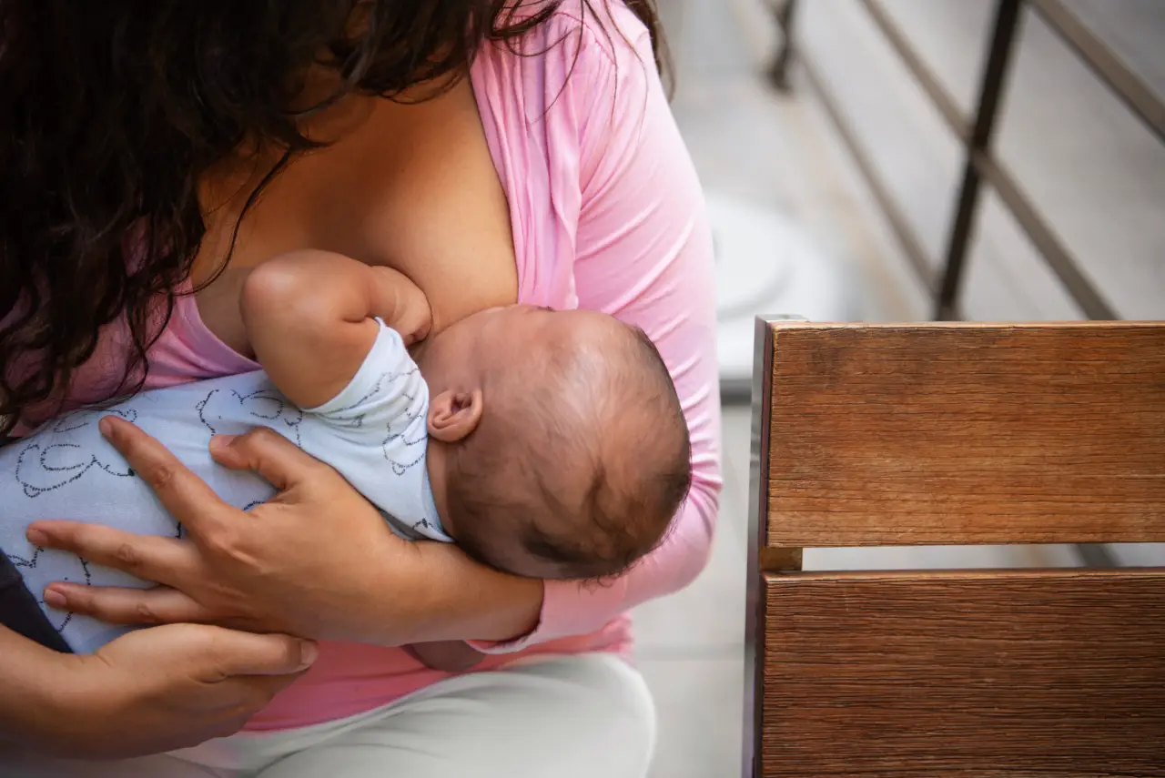 Shopping deve garantir creche a filhos de trabalhadoras durante amamentação, decide TST