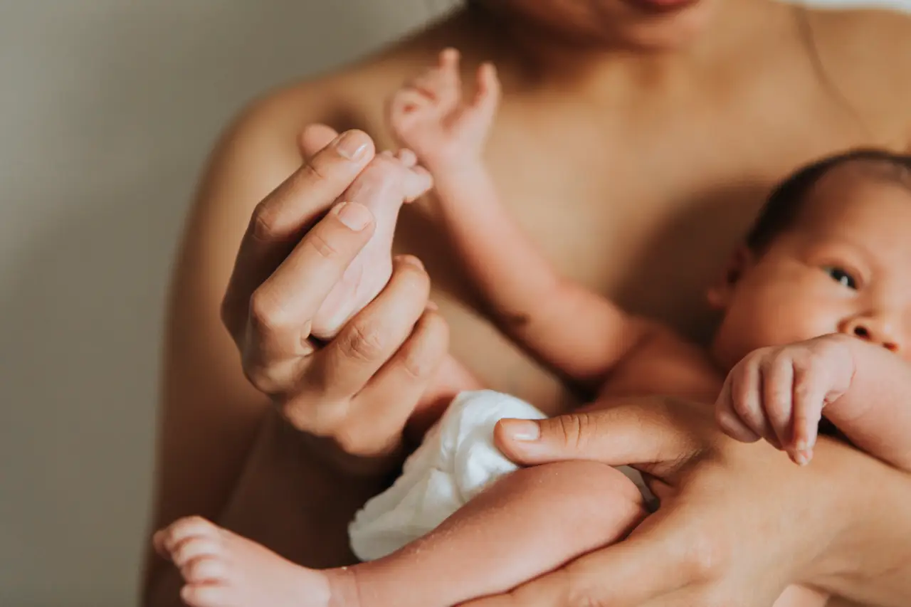 Farmacêutica é condenada por ‘assédio maternal’ após demissão durante licença-maternidade